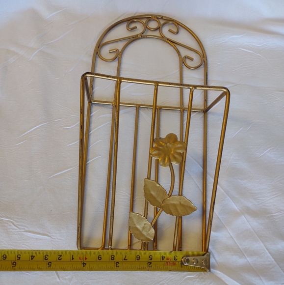 Letter Holder Wall in Gold Metal - Picture 9 of 9